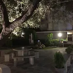 Litsa Apartament *